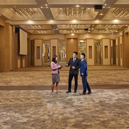 Quest Plus Conference Center, Clark Clark Field Экстерьер фото