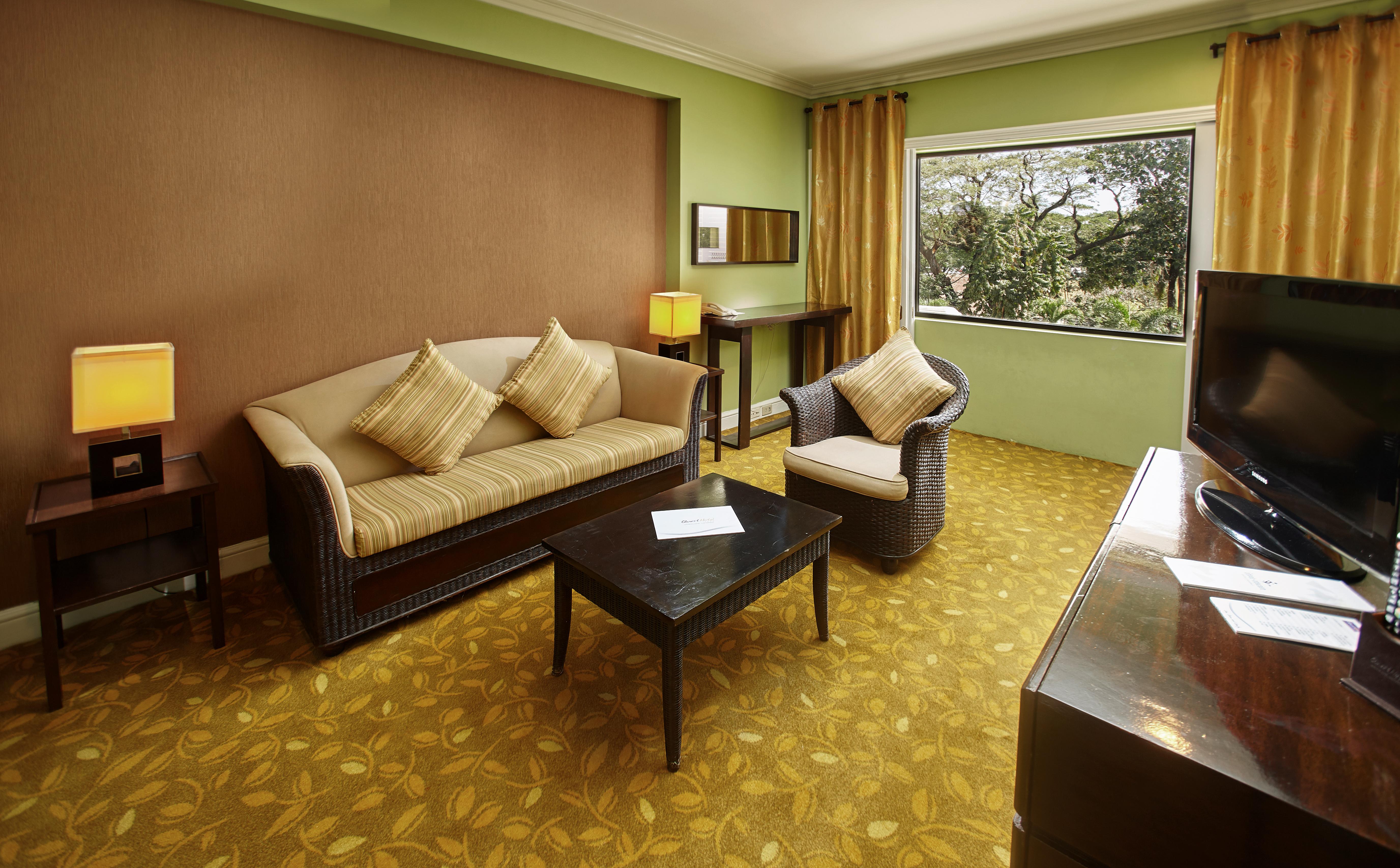 Quest Plus Conference Center, Clark Clark Field Экстерьер фото