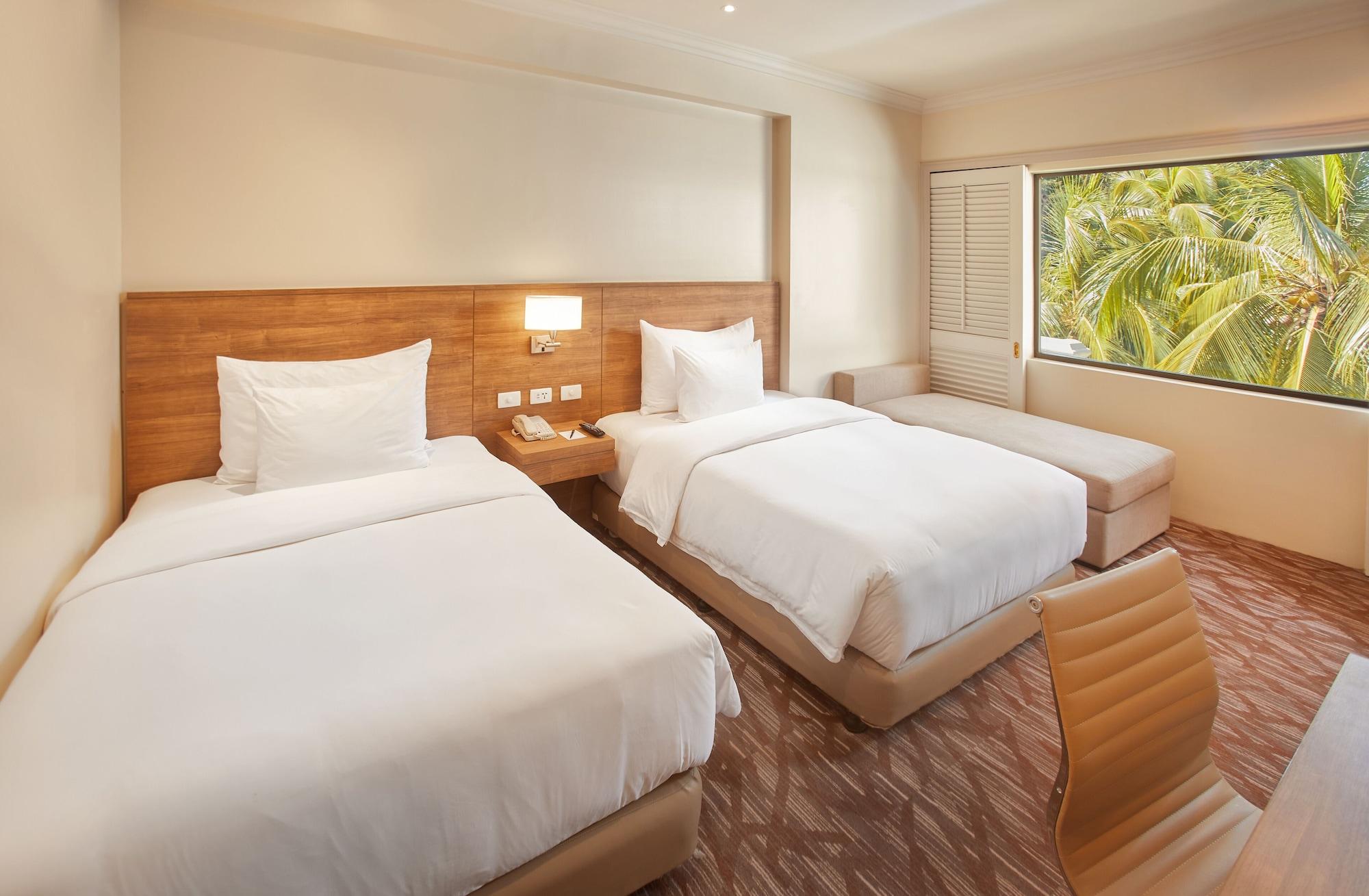 Quest Plus Conference Center, Clark Clark Field Экстерьер фото