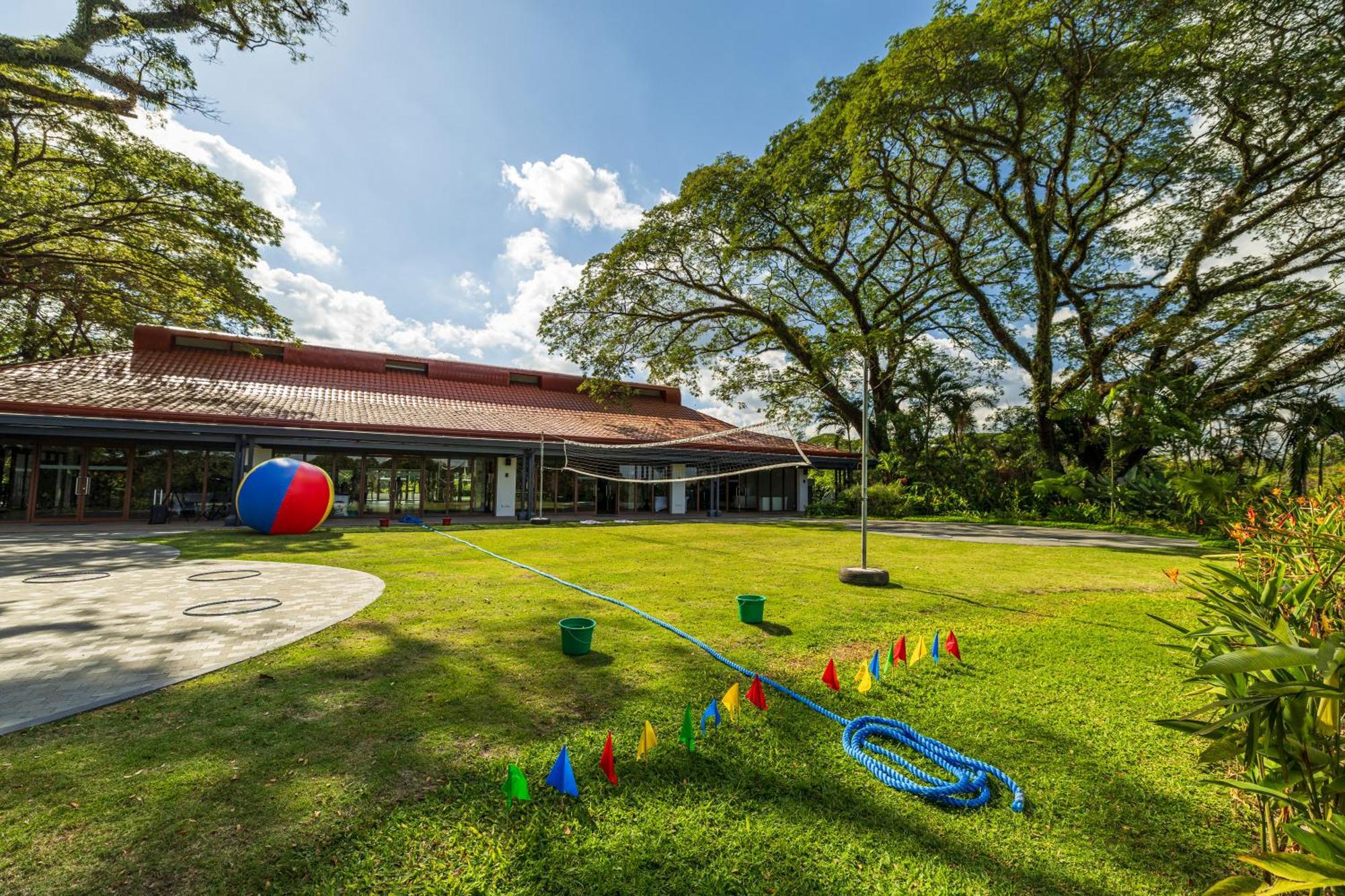 Quest Plus Conference Center, Clark Clark Field Экстерьер фото