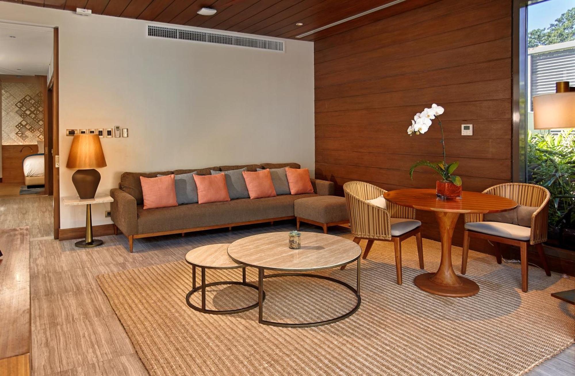 Quest Plus Conference Center, Clark Clark Field Экстерьер фото